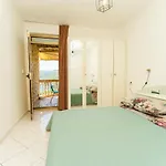 3bdr Apartment- Stunning Sea View , Pet Friendly, 8 דירה *