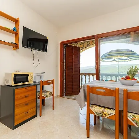 3bdr Apartment- Stunning Sea View , Pet Friendly, 8 * Rabac