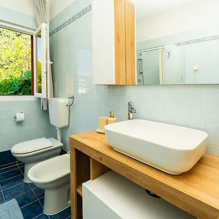 3bdr Apartment- Stunning Sea View , Pet Friendly, 8
