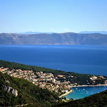 Apartmán 3bdr Apartment- Stunning Sea View , Pet Friendly, 8 Rabac