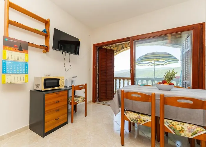 3bdr Apartment- Stunning Sea View , Pet Friendly, 8 * Rabac