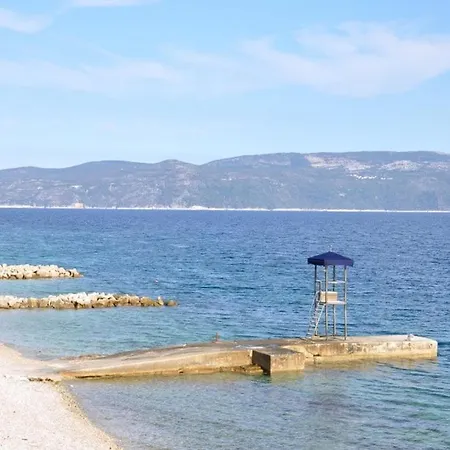 3bdr Apartment- Stunning Sea View , Pet Friendly, 8