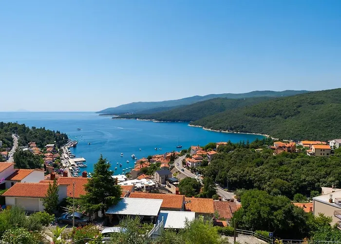 3bdr Apartment- Stunning Sea View , Pet Friendly, 8 * Рабац