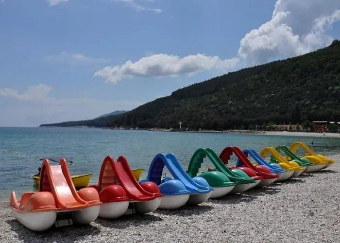 3bdr Apartment- Stunning Sea View , Pet Friendly, 8 * Рабац